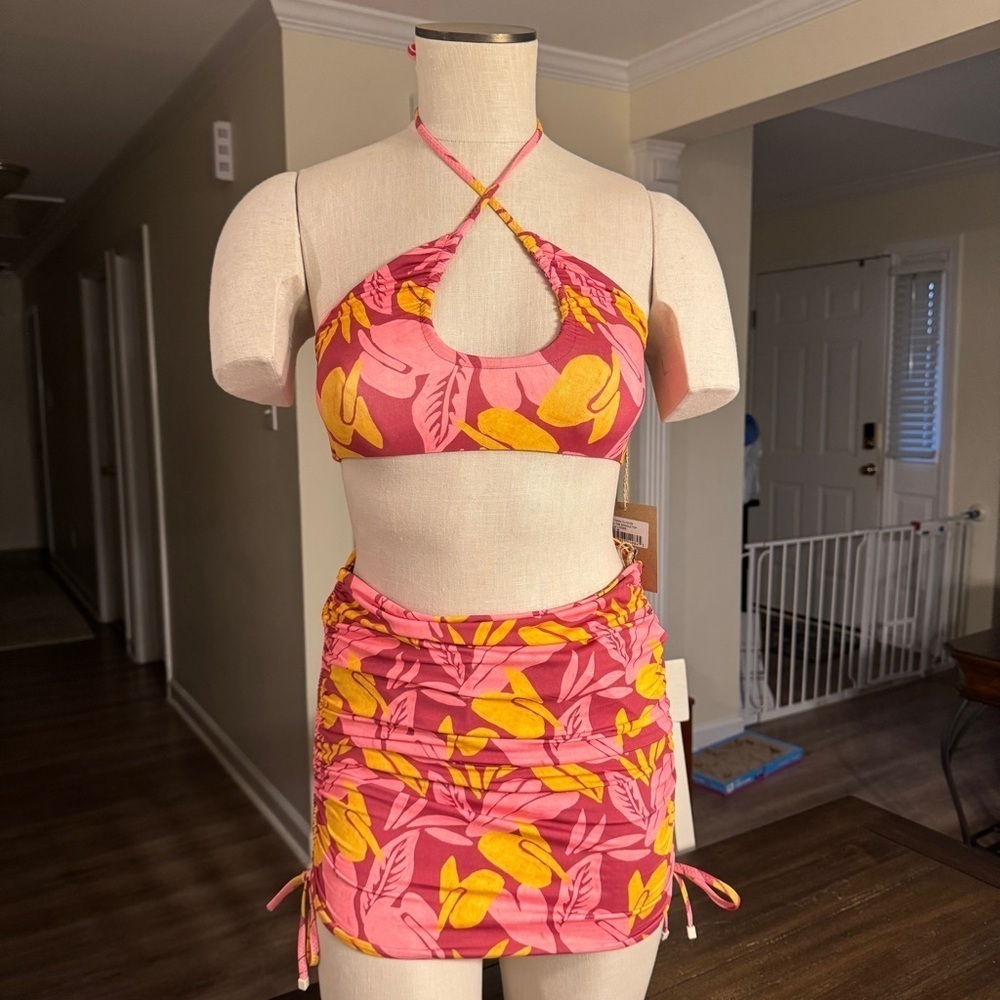 Aloe Aloe Swim 3-Piece Bikini Set w/ Skirt in Lychee Print - Size M